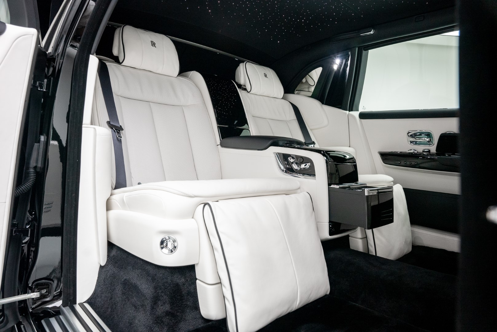 2025 ROLLS ROYCE PHANTOM | | GCC SPECS | WARRANTY SERVICE